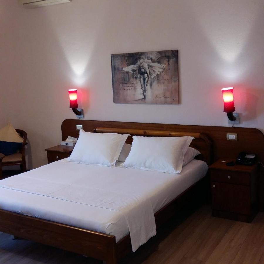 Drini Hotel Rrashbull Екстериор снимка