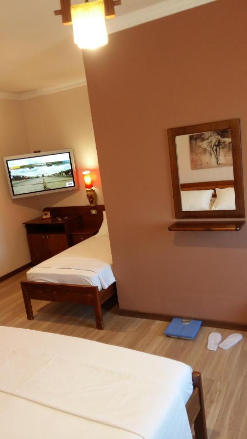 Drini Hotel Rrashbull Екстериор снимка