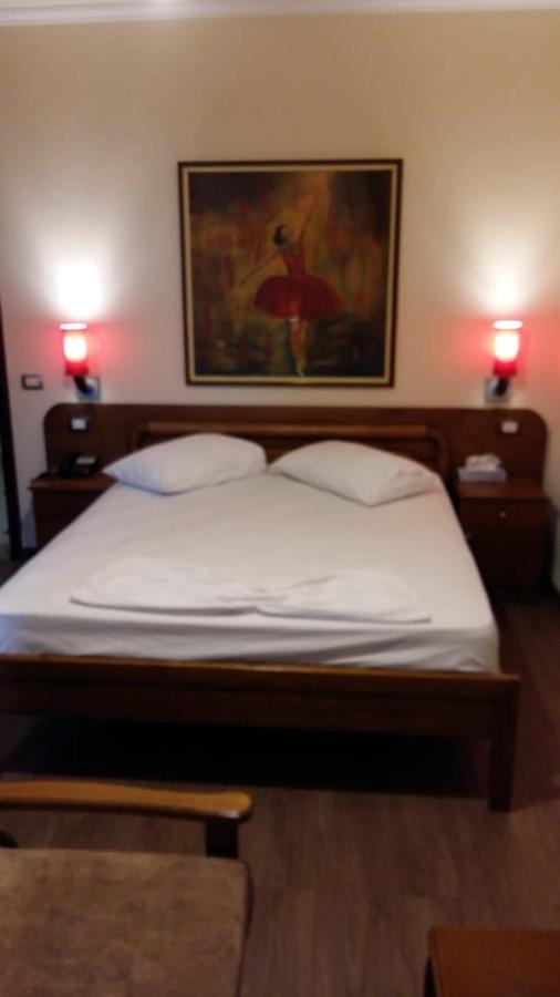 Drini Hotel Rrashbull Екстериор снимка