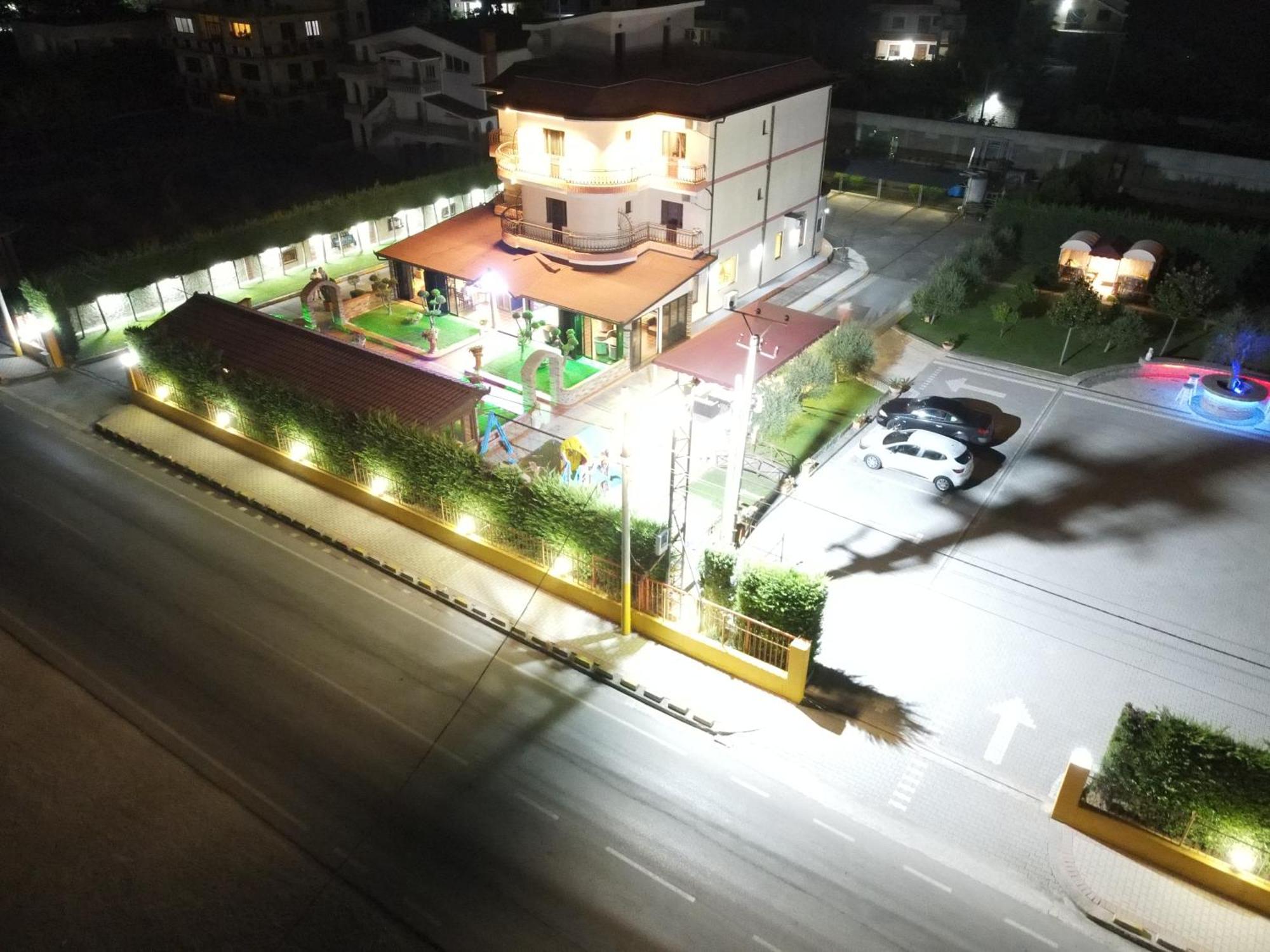 Drini Hotel Rrashbull Екстериор снимка