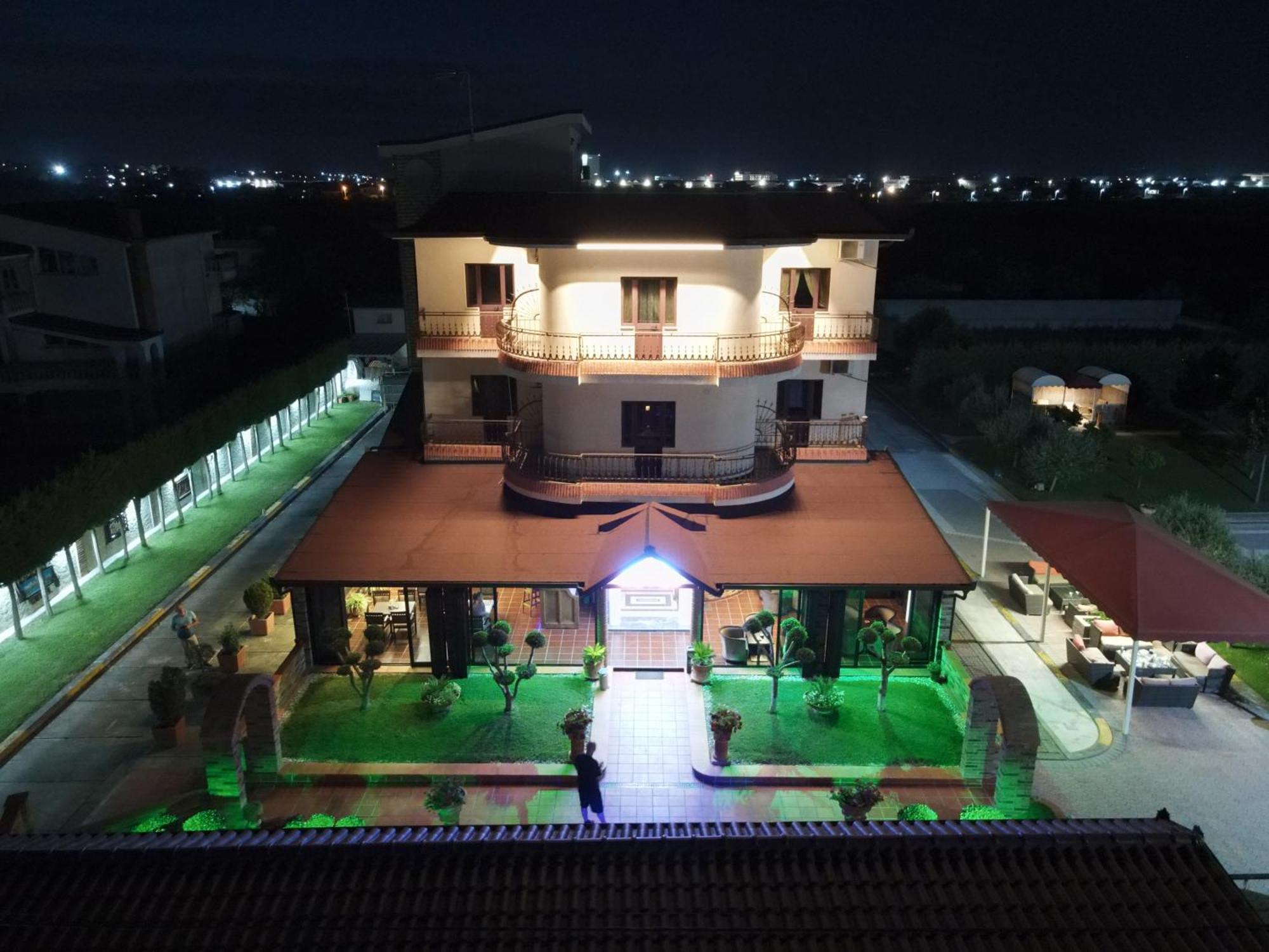 Drini Hotel Rrashbull Екстериор снимка