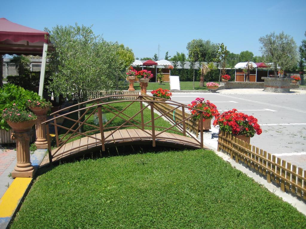 Drini Hotel Rrashbull Екстериор снимка